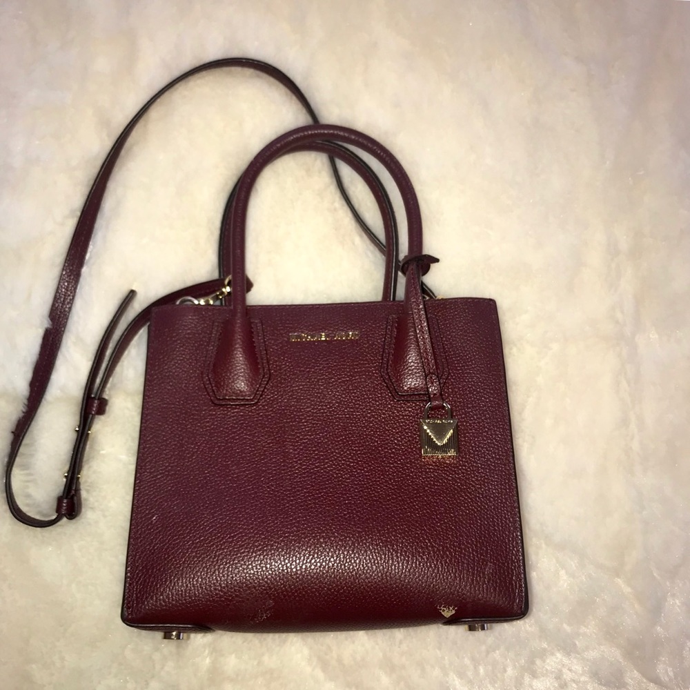 MICHAEL KORS
Mercer Medium Crossbody Bag